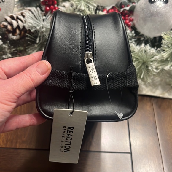 Brand new mens Kenneth Cole travel bag - Picture 11 of 13